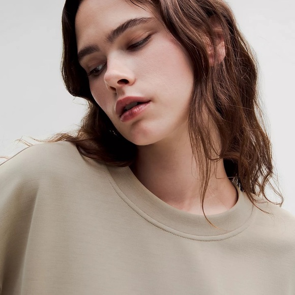 Lululemon beige Softstreme Perfectly Oversized Cropped Crew - 6 (Small) - Picture 3 of 8